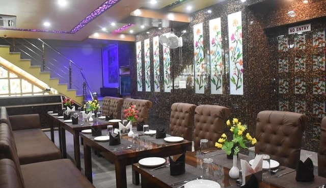 Hotek Aarti Inn