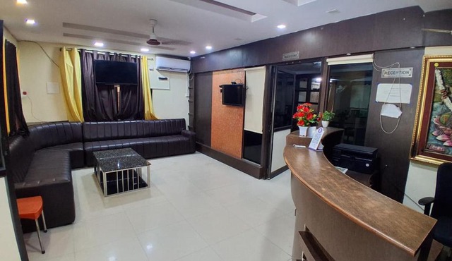 Hotel 9 square