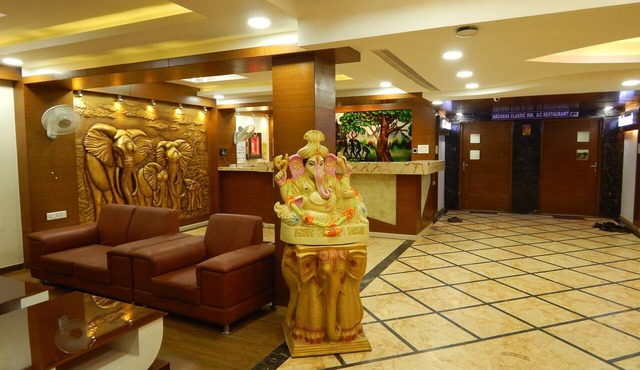 Hotel Aadhi