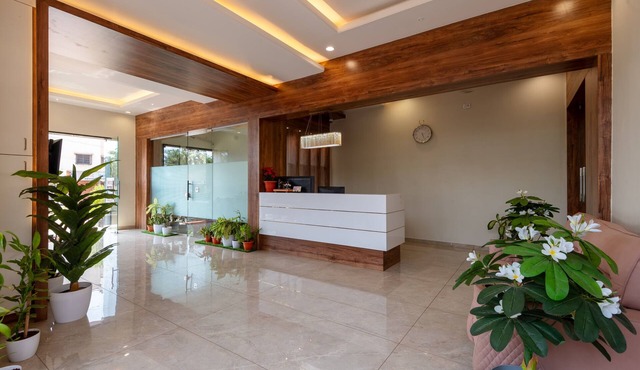 Hotel Aaradhya Crown