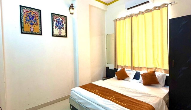 Hotel Aditya Raj in Danta Ramgarh