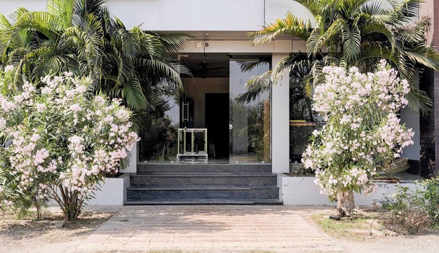 Hotel Ambika, Vadodara