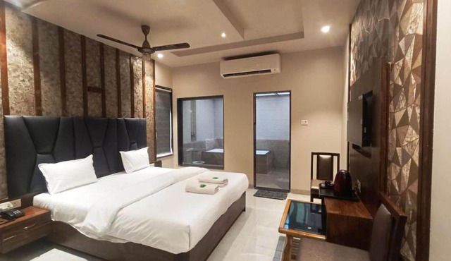 Hotel Apratim