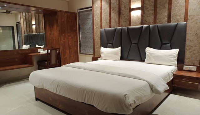 Hotel Apratim Lodging & Boarding