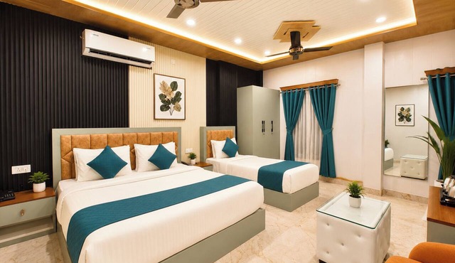 Hotel Ayushmaan Inn Varanasi