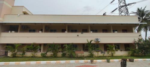 Hotel Ayyans Park inn