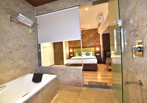 Hotel Candor Amigo Airoli Mind Space