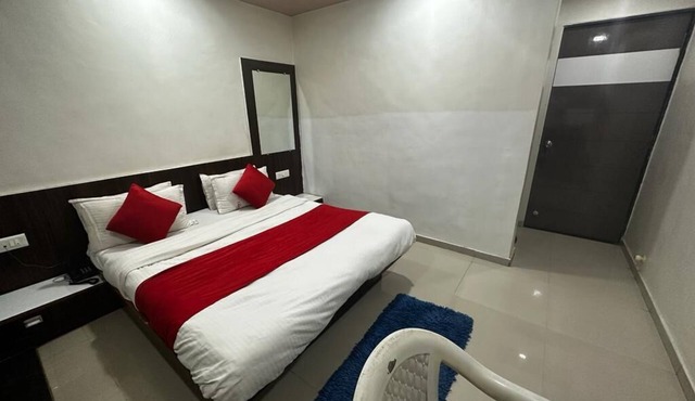 HOTEL CAPITAL