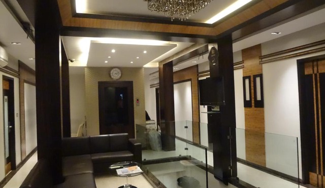 Hotel Causeway, Colaba