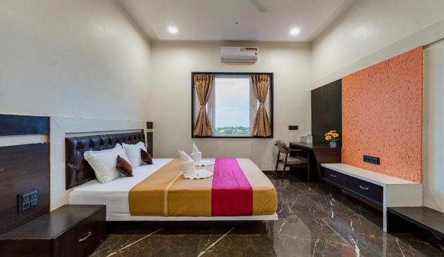 Hotel Chandradeep Regency
