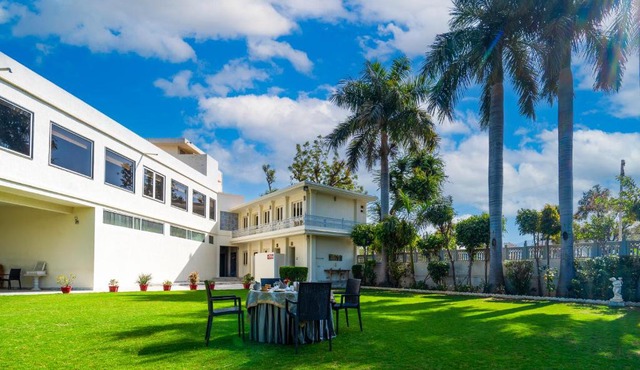 Hotel Chandrawati Palace