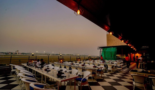 Hotel Cheelgadi