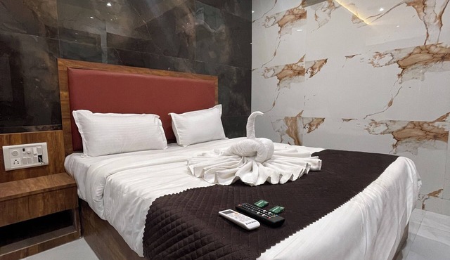 Hotel Chirag Next