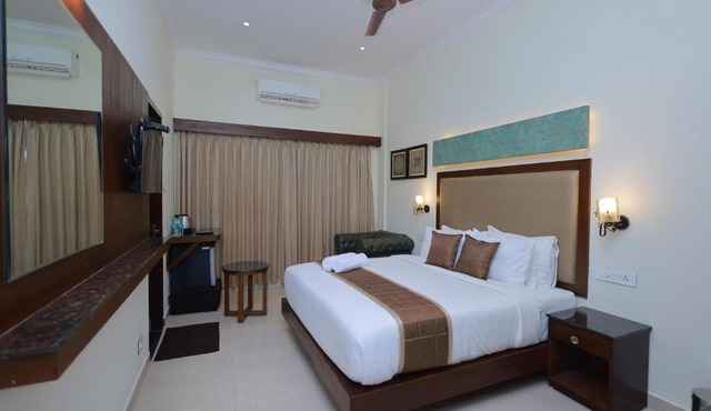 Hotel Comorin Grand
