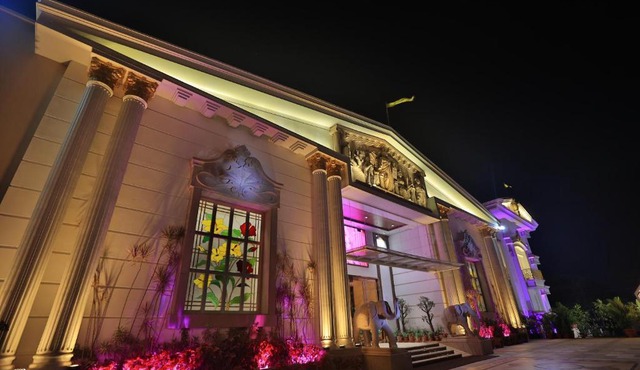 HOTEL CRYSTAL CROWN