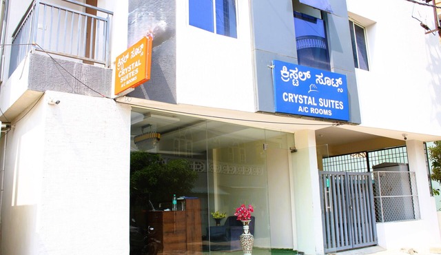 Hotel Crystal Suites