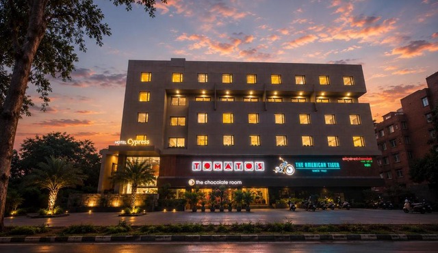 HOTEL CYPRESS