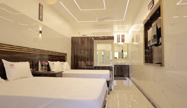 HOTEL CYRIL