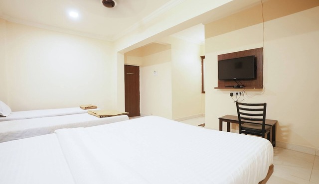 Hotel Della Comfort near Ambreshwar Shiv Mandir, Ambernath