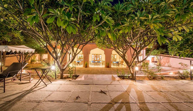Hotel Dev Vilas
