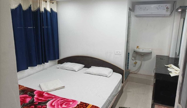 Hotel Dharam Mukti