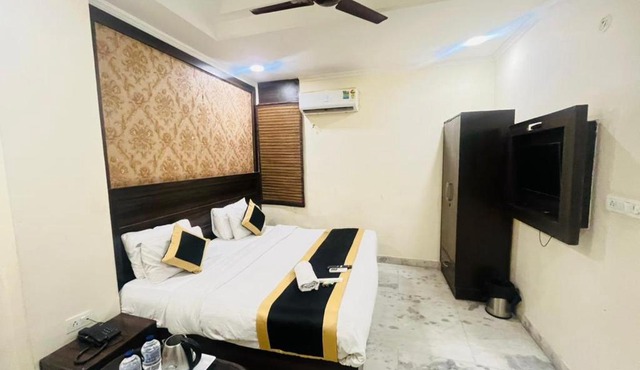 Hotel Dharma Villa - Sector 11 Noida
