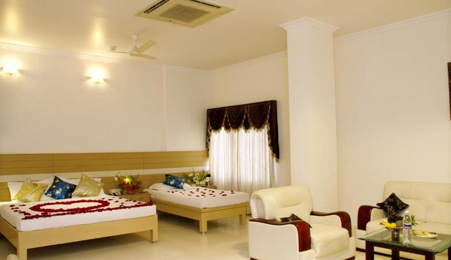 Hotel DSF Grand Plaza