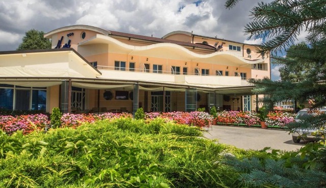 Hotel Emi