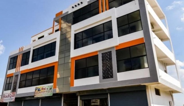 Hotel Everest Inn
