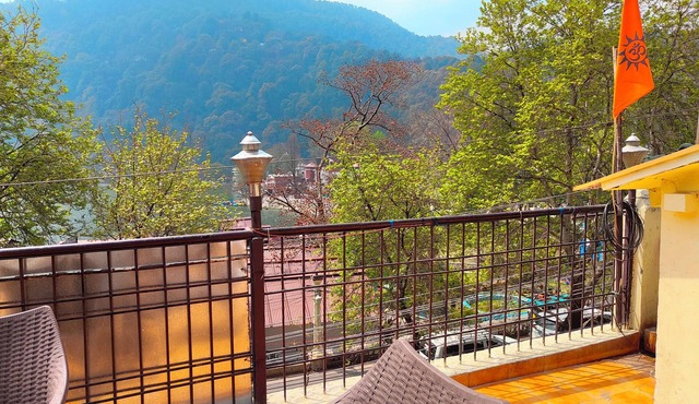 Hotel Flatties Mall Road Nainital
