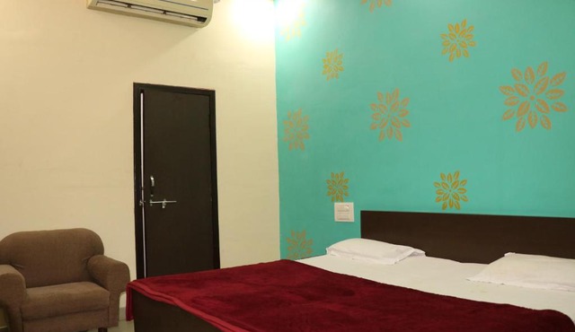Hotel Ganesh & Restaurant