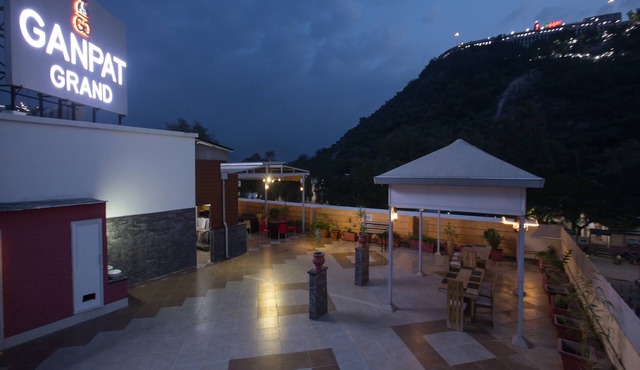Hotel Ganpat Grand, Palani