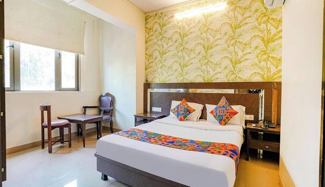 Hotel Gargi Deluxe