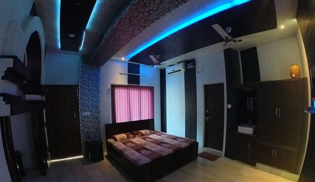 Hotel Geeta Bhawan