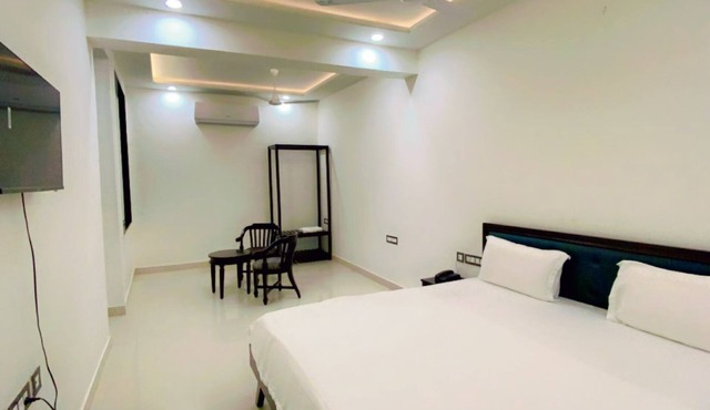 Hotel Giriraj Palace