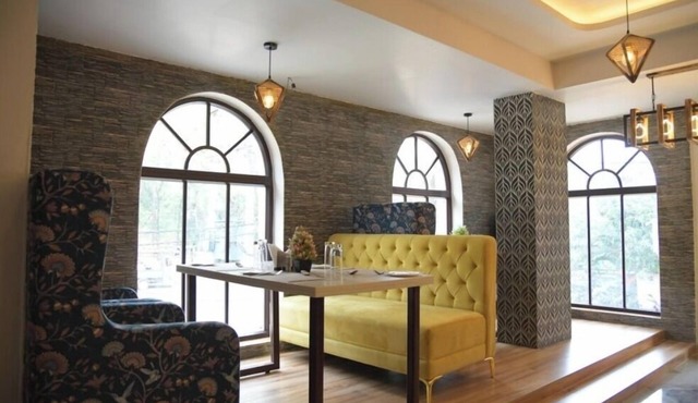 Hotel Golden Leaf