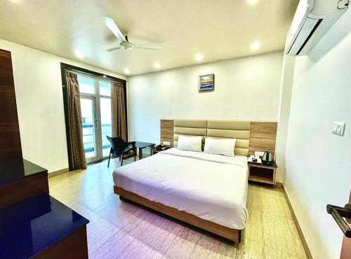 Hotel GPR Puri ! near Temples and All main attractions! Well-air-conditioned-hotel with-lift-and-parking-facility ! ମନ୍ଦିର ଏବଂ ସମସ୍ତ ମୁଖ୍ୟ ଆକର୍ଷଣ ନିକଟରେ ! Multi cuisine breakfast optionally provided