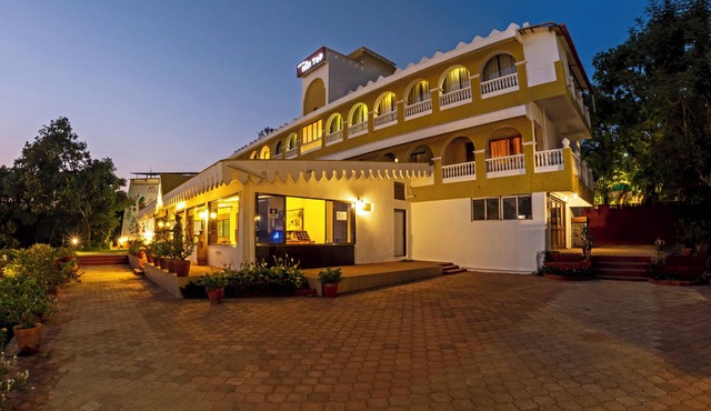 Hotel Hilltop by Fidato Hotels