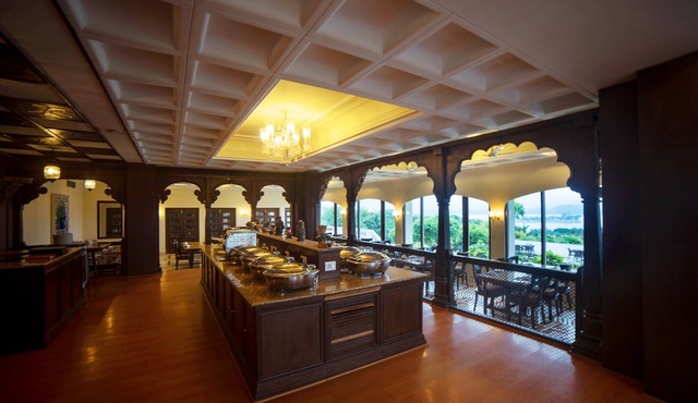 Hotel Hilltop Palace