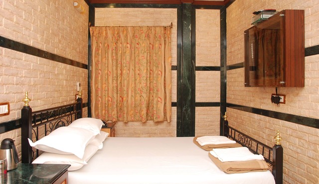 Hotel Hira