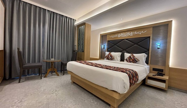 Hotel Imperial Suites - Airoli