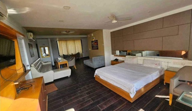 Hotel Kalki Palace
