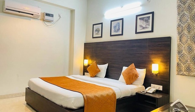 Hotel Kanishk