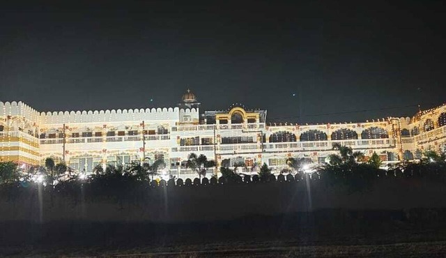 Hotel Karishma Palace Badnawar