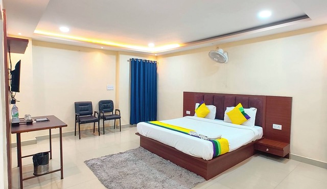 Hotel Kashi Grand Varanasi