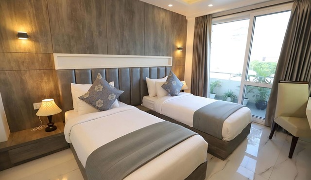 Hotel Keshav Residency - Medicity Gurugram, near Medanta Hospital
