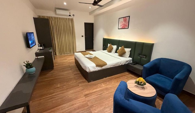 Hotel Kingdom Suites Near Elements Mall, Manyata Tech