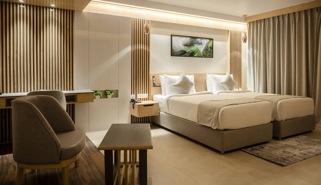 HOTEL LAKE VIEW