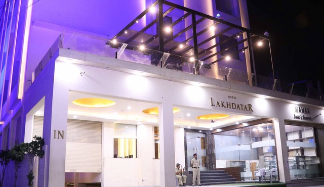 Hotel Lakhdatar