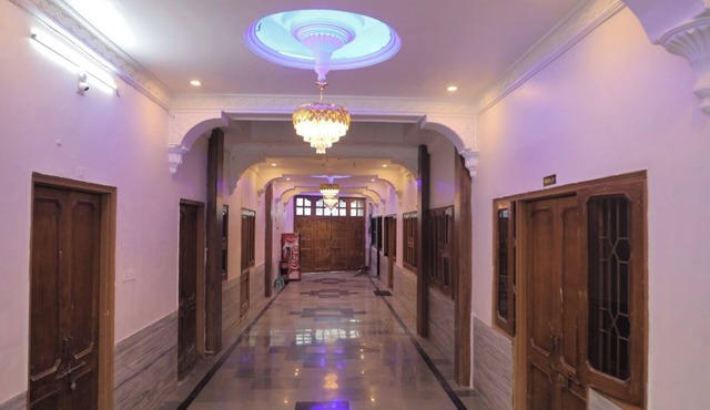 HOTEL LAXMI PALACE